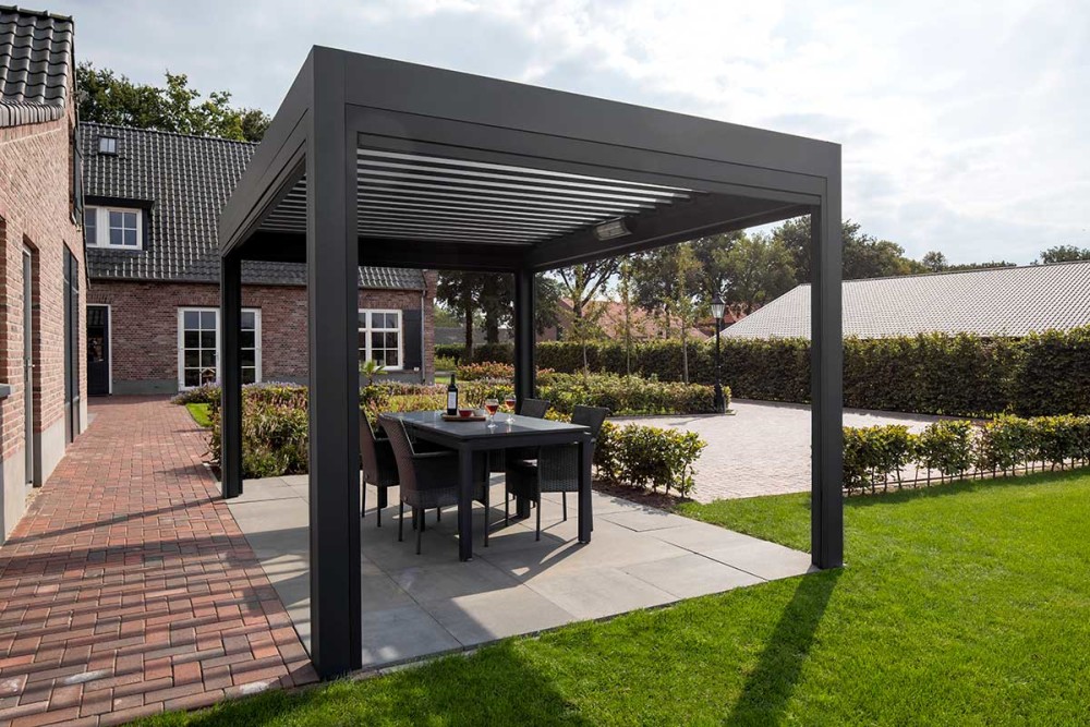 What is the Difference Between a Pergola & Veranda?